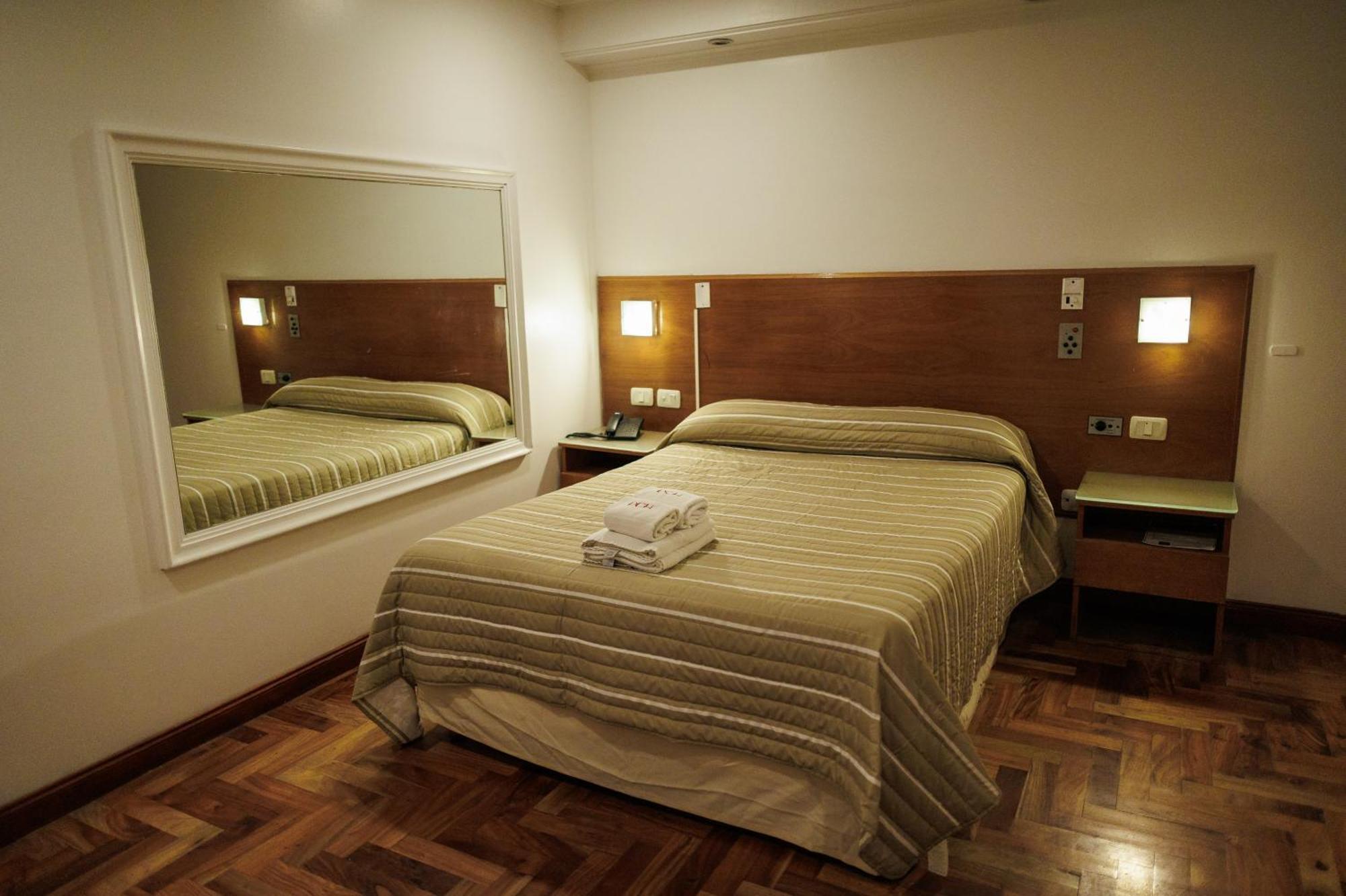 קורדובה Hotel Petit מראה חיצוני תמונה