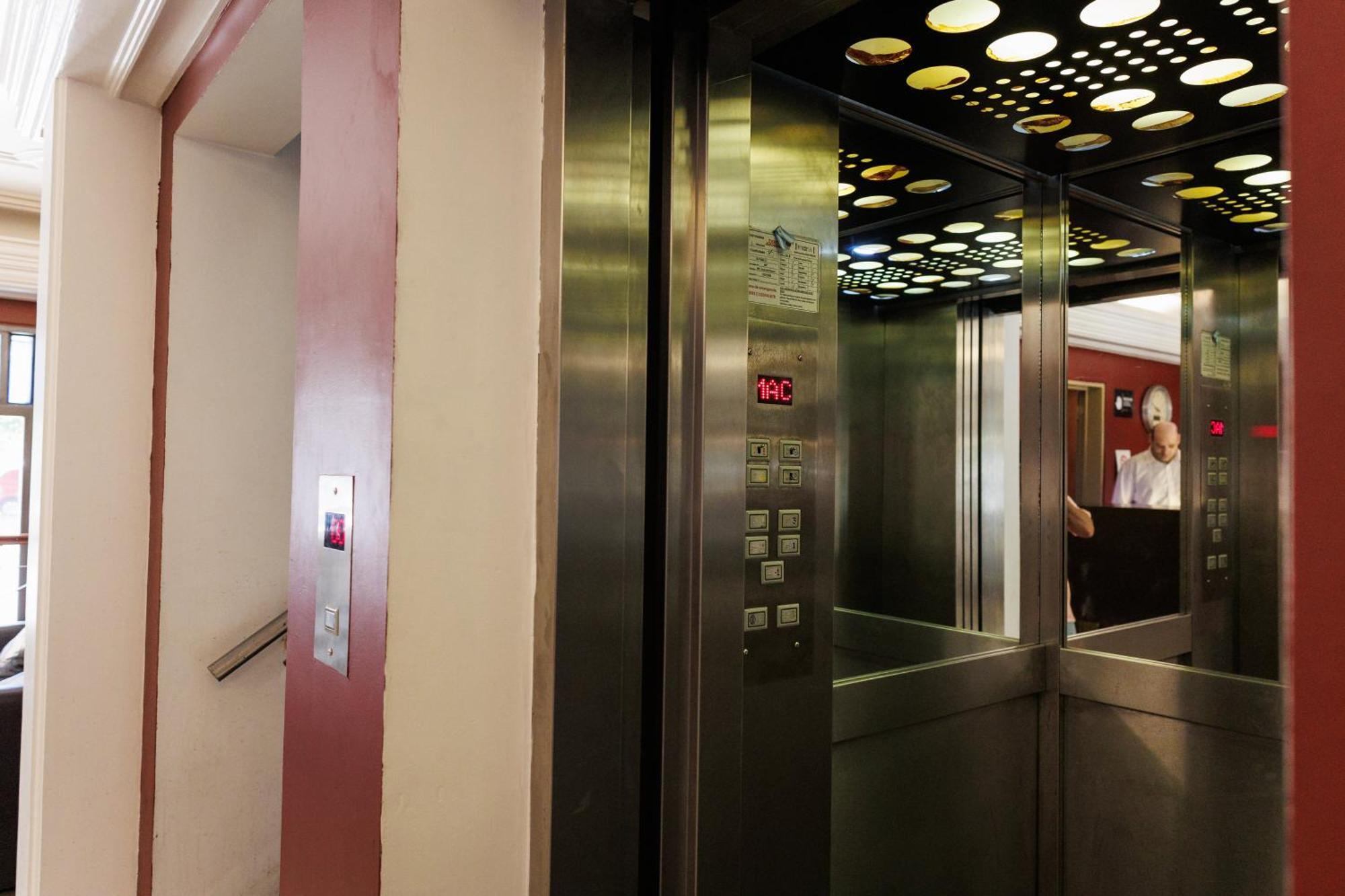 קורדובה Hotel Petit מראה חיצוני תמונה