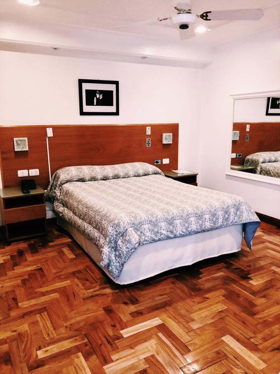 קורדובה Hotel Petit מראה חיצוני תמונה